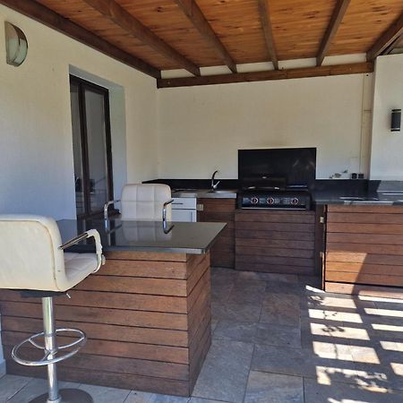 Newly Renovated Large Villa With Garden 卡斯特罗·德波利亚斯 外观 照片