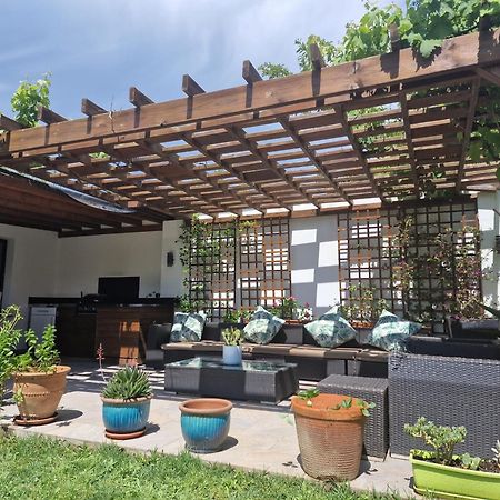 Newly Renovated Large Villa With Garden 卡斯特罗·德波利亚斯 外观 照片