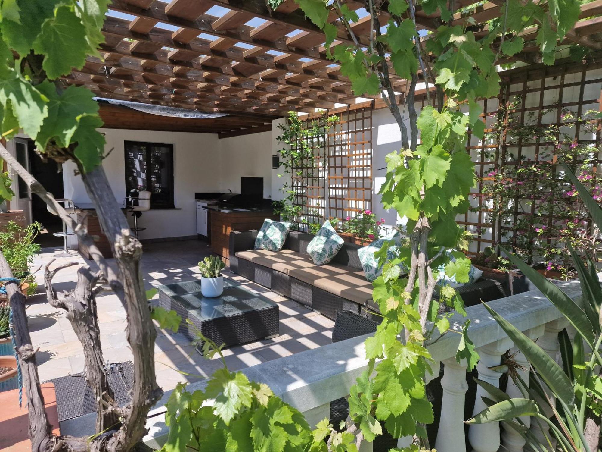 Newly Renovated Large Villa With Garden 卡斯特罗·德波利亚斯 外观 照片