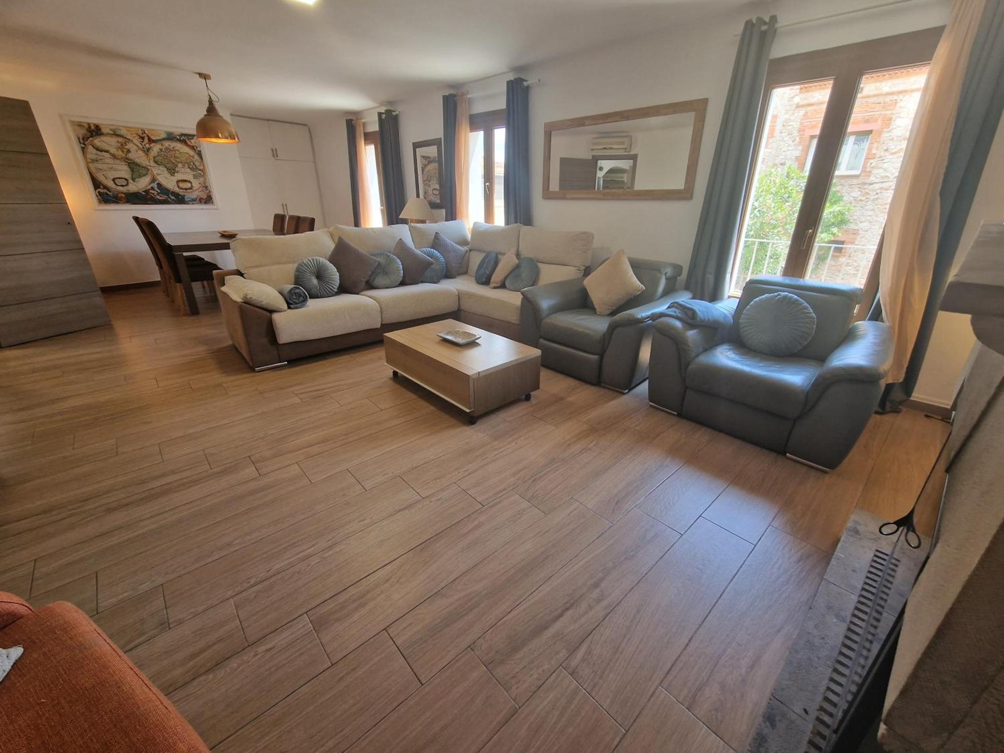 Newly Renovated Large Villa With Garden 卡斯特罗·德波利亚斯 外观 照片