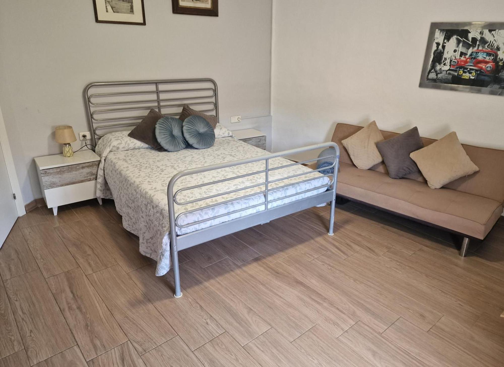 Newly Renovated Large Villa With Garden 卡斯特罗·德波利亚斯 外观 照片